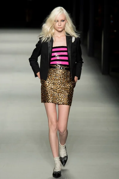 Look 13